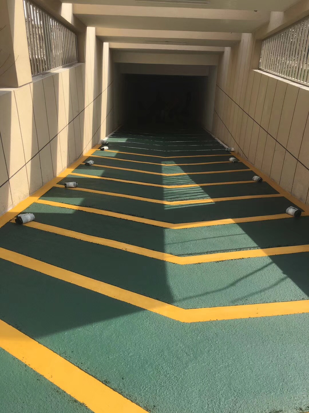 無震動(dòng)止滑坡道